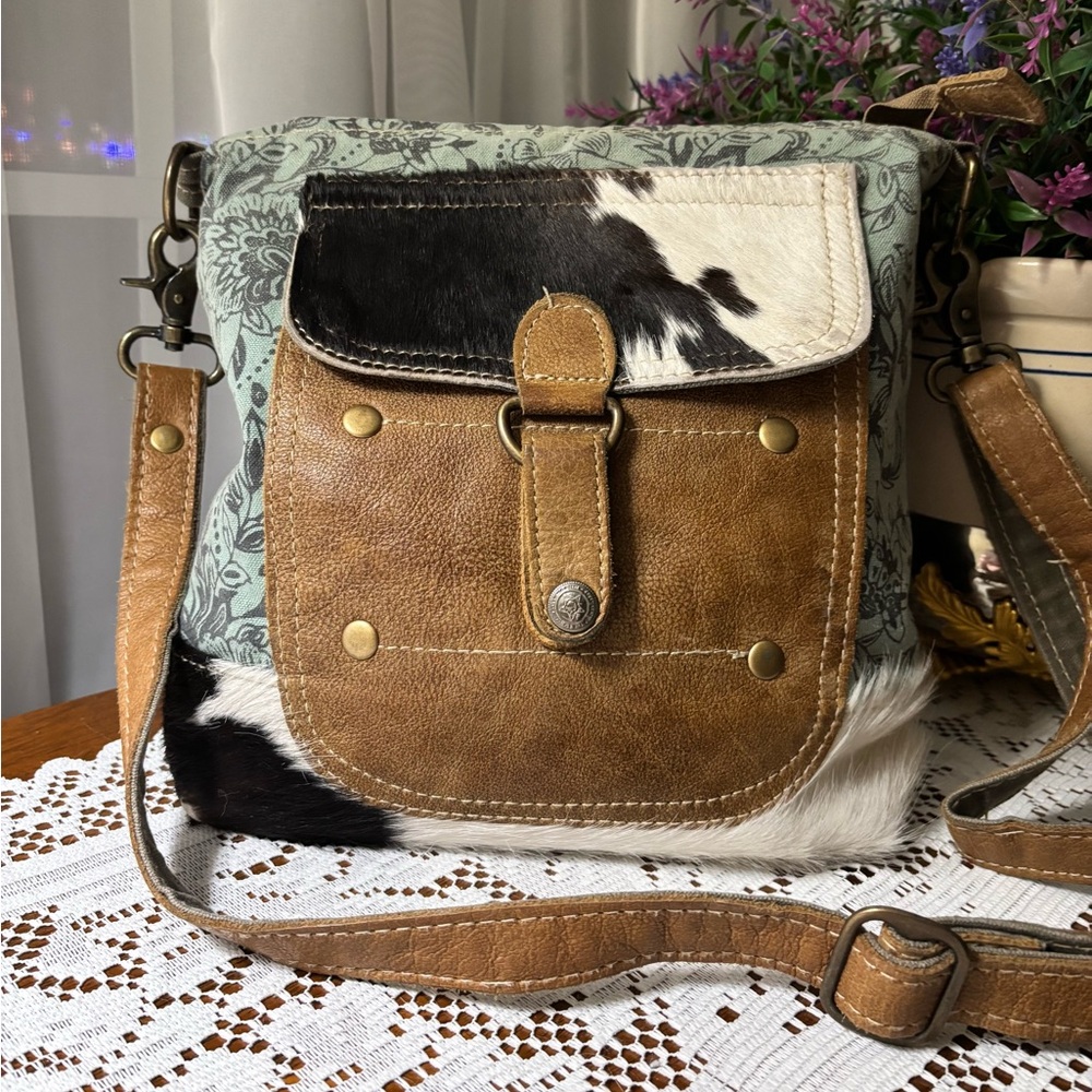 Myra Shoulder Bag